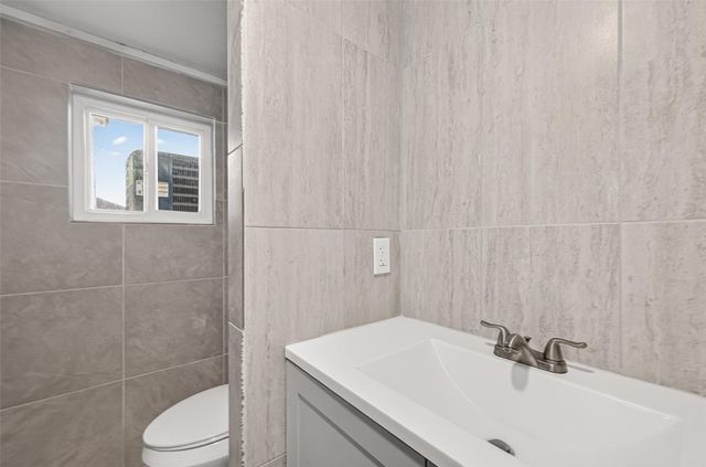 29927 County Road 25, Damon, TX 77430