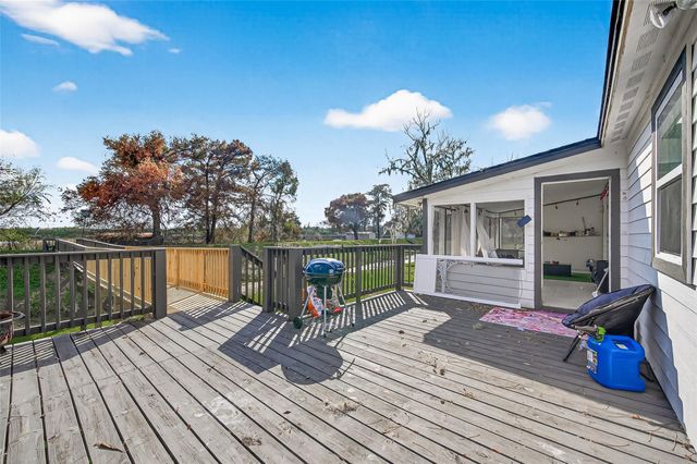 29927 County Road 25, Damon, TX 77430