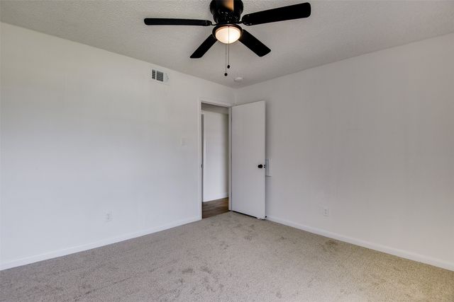 1105 Hickory Hill Drive, Arlington, TX 76014