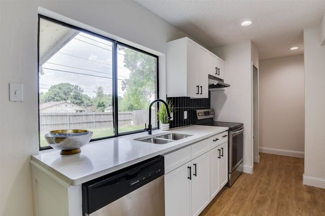 1105 Hickory Hill Drive, Arlington, TX 76014