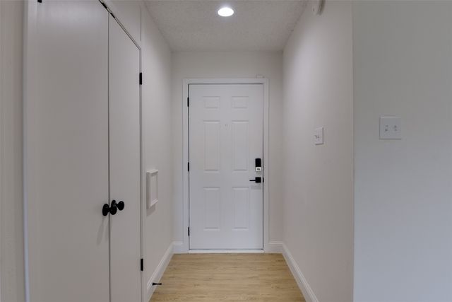 1105 Hickory Hill Drive, Arlington, TX 76014