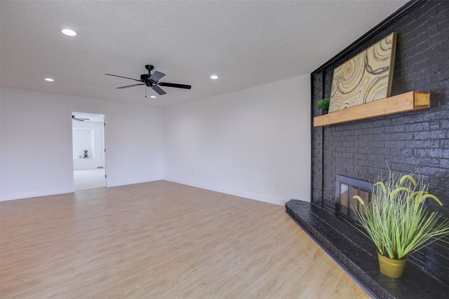 1105 Hickory Hill Drive, Arlington, TX 76014