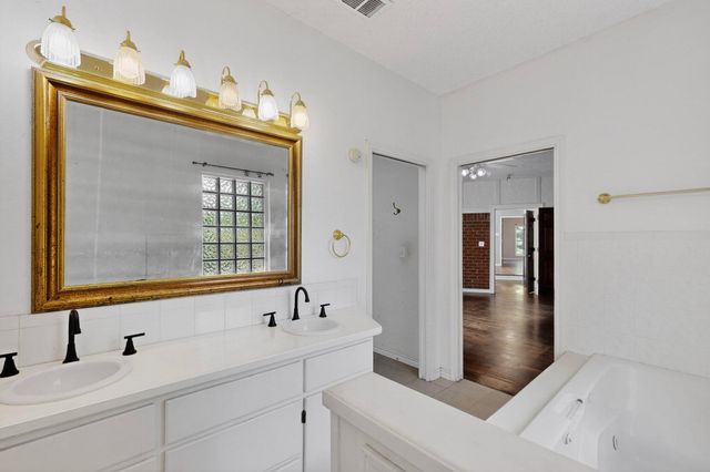 1201 Marlborough Drive, Fort Worth, TX 76134