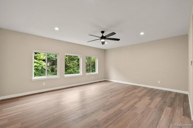 49241 London Bridge Drive, Macomb, MI 48042