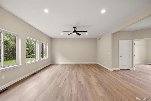 49241 London Bridge Drive, Macomb, MI 48042