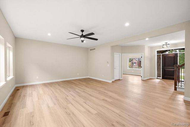 49241 London Bridge Drive, Macomb, MI 48042