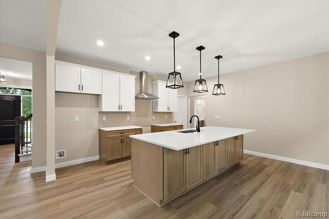 49241 London Bridge Drive, Macomb, MI 48042
