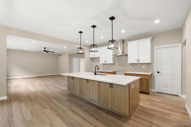49241 London Bridge Drive, Macomb, MI 48042