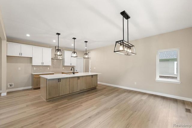 49241 London Bridge Drive, Macomb, MI 48042
