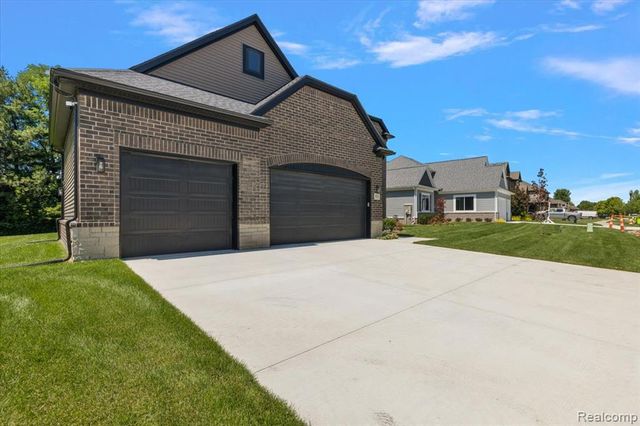 49241 London Bridge Drive, Macomb, MI 48042