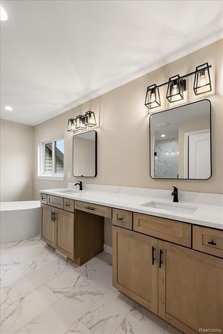 49241 London Bridge Drive, Macomb, MI 48042