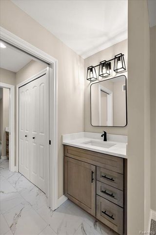 49241 London Bridge Drive, Macomb, MI 48042