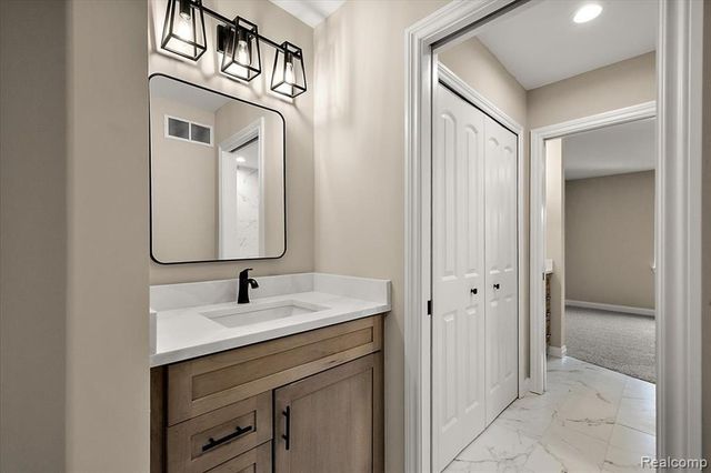 49241 London Bridge Drive, Macomb, MI 48042