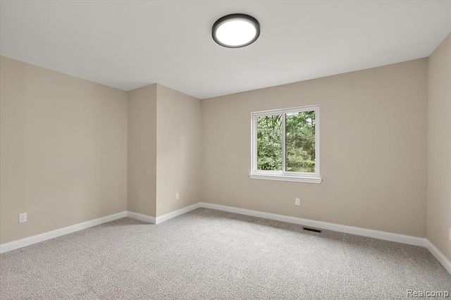 49241 London Bridge Drive, Macomb, MI 48042