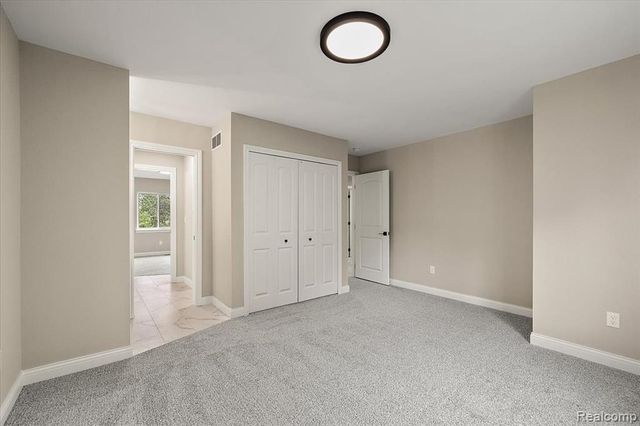 49241 London Bridge Drive, Macomb, MI 48042