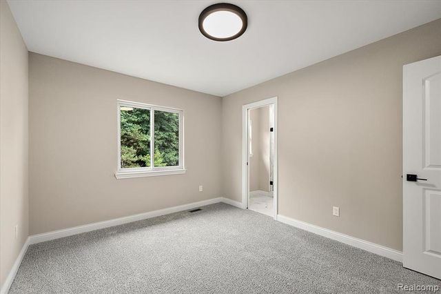 49241 London Bridge Drive, Macomb, MI 48042