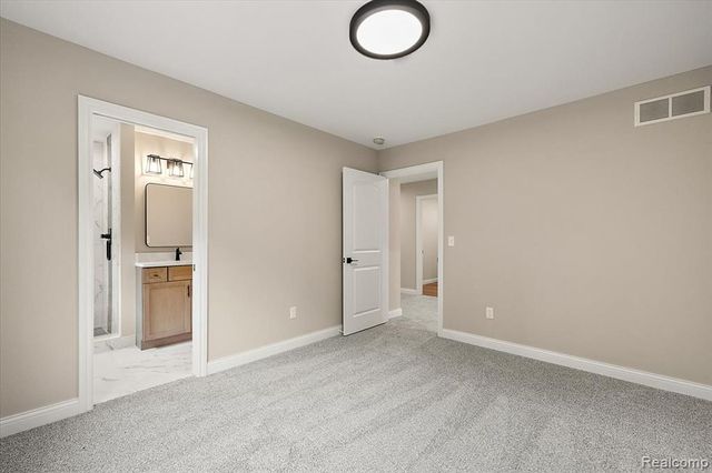 49241 London Bridge Drive, Macomb, MI 48042