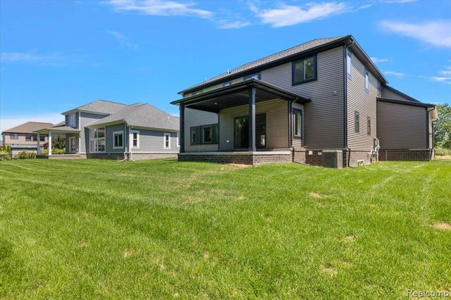 49241 London Bridge Drive, Macomb, MI 48042