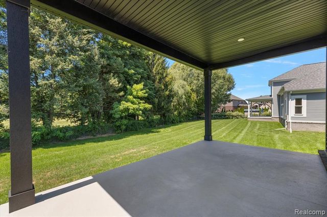 49241 London Bridge Drive, Macomb, MI 48042