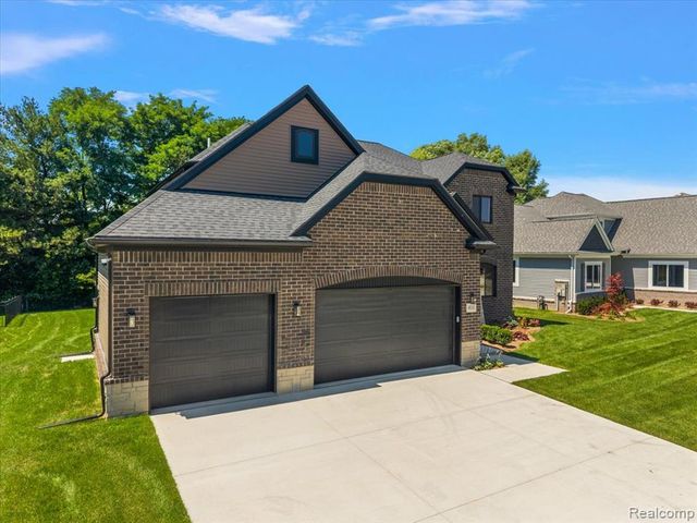 49241 London Bridge Drive, Macomb, MI 48042