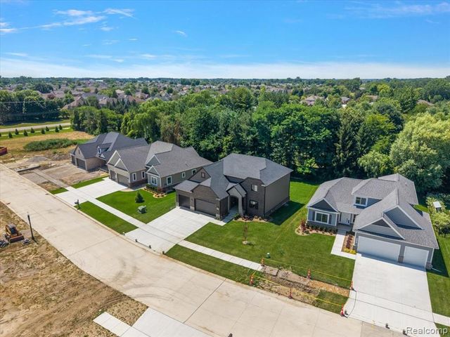 49241 London Bridge Drive, Macomb, MI 48042
