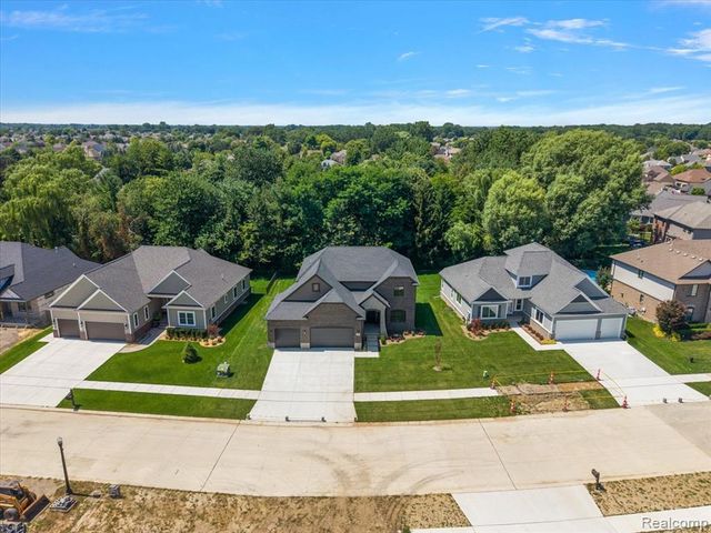 49241 London Bridge Drive, Macomb, MI 48042