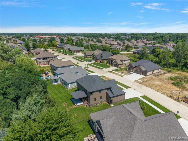 49241 London Bridge Drive, Macomb, MI 48042