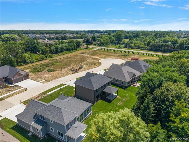 49241 London Bridge Drive, Macomb, MI 48042