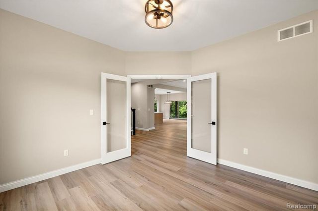 49241 London Bridge Drive, Macomb, MI 48042