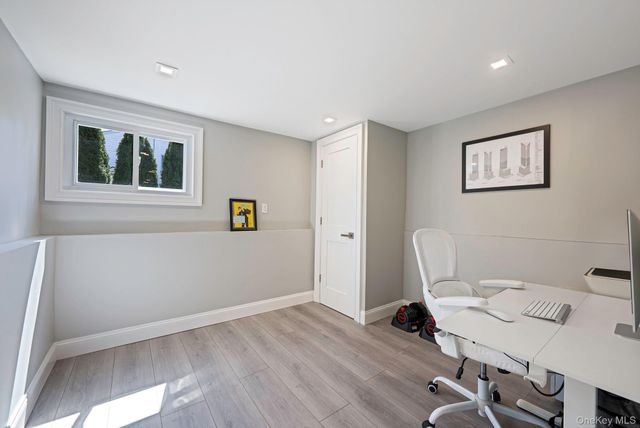 581 Roosevelt Avenue, Massapequa Park, NY 11762