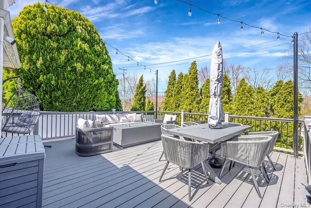 581 Roosevelt Avenue, Massapequa Park, NY 11762