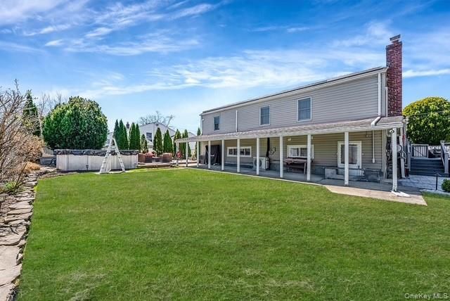 581 Roosevelt Avenue, Massapequa Park, NY 11762