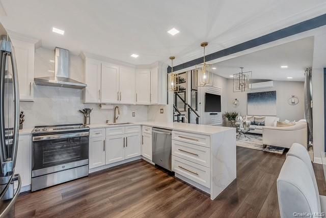 581 Roosevelt Avenue, Massapequa Park, NY 11762