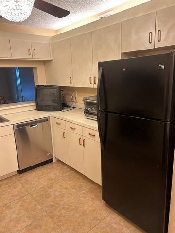 7214 S Devon Drive 211, Tamarac, FL 33321