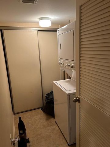 7214 S Devon Drive 211, Tamarac, FL 33321