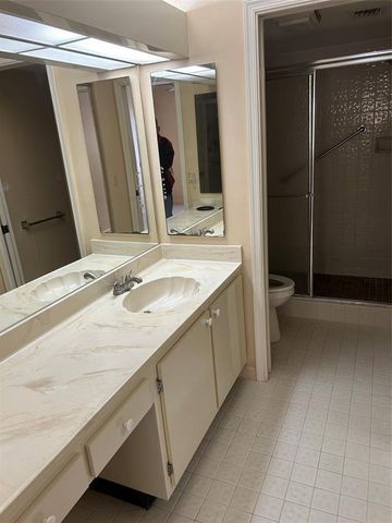 7214 S Devon Drive 211, Tamarac, FL 33321