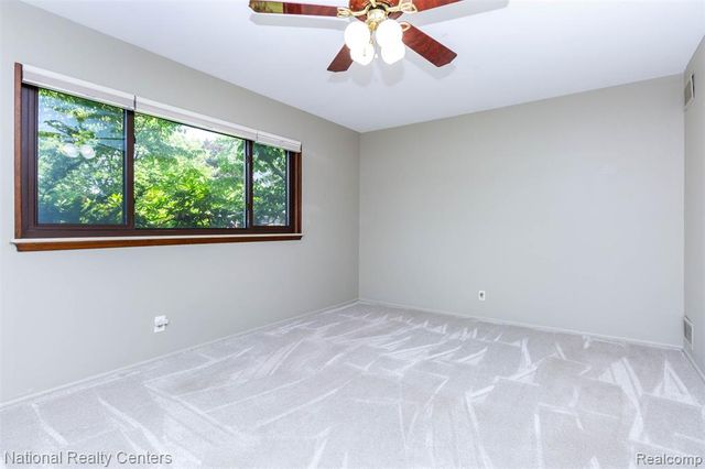 2475 Lafay, West Bloomfield, MI 48324