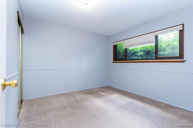 2475 Lafay, West Bloomfield, MI 48324