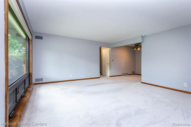2475 Lafay, West Bloomfield, MI 48324