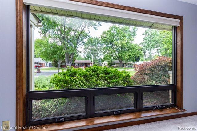 2475 Lafay, West Bloomfield, MI 48324