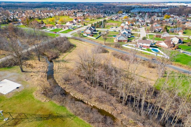 003 WOODRUFF Road, Rockwood, MI 48173