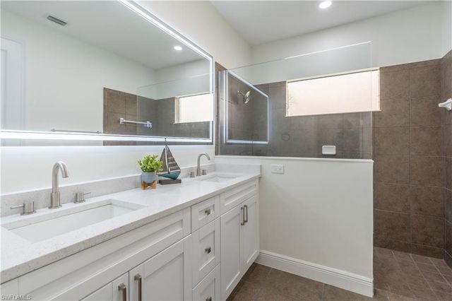 3549 Canopy CIR, Naples, FL 34120