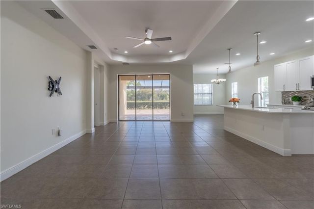 3549 Canopy CIR, Naples, FL 34120