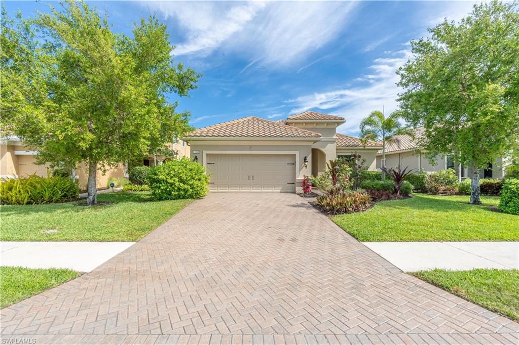 3549 Canopy CIR, Naples, FL 34120