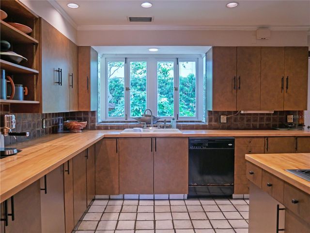 1330 INDIAN ROCKS ROAD, Belleair, FL 33756