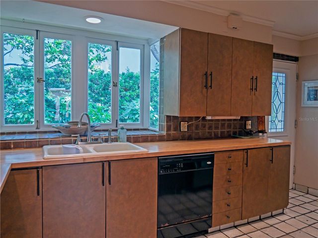 1330 INDIAN ROCKS ROAD, Belleair, FL 33756