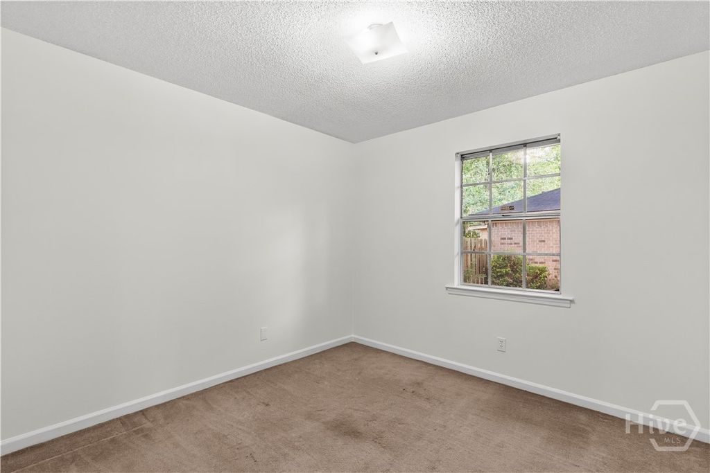 Image 13 of property listing at 64 Beaver Run Drive, Savannah, GA 31419