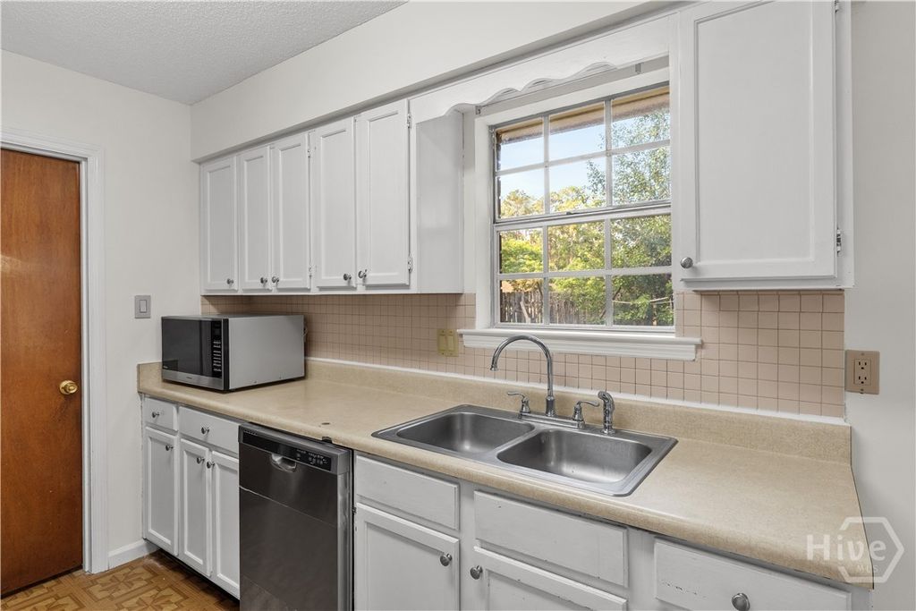 Image 27 of property listing at 64 Beaver Run Drive, Savannah, GA 31419