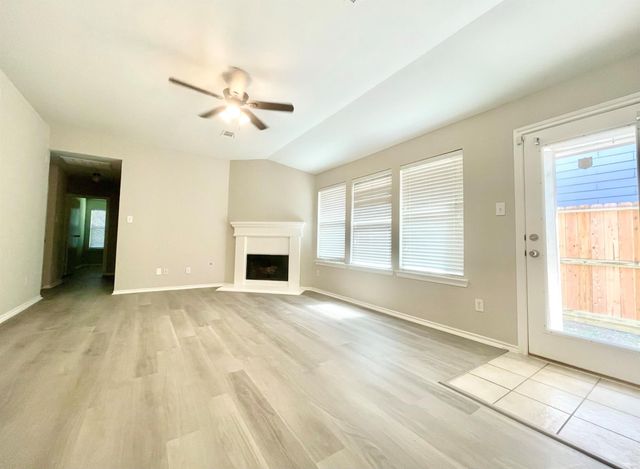 5723 Wandering Creek Drive, Richmond, TX 77469
