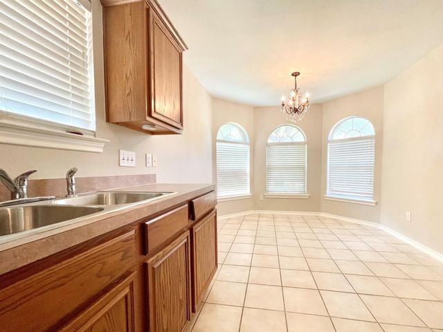 5723 Wandering Creek Drive, Richmond, TX 77469